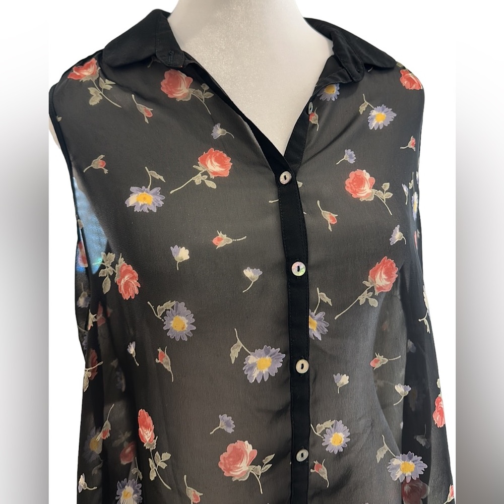 Wet Seal Sheer button down sleeveless top | medium